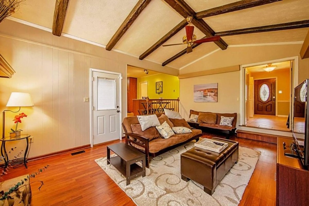 Enjoy the centrally located Mcfadyen Guest House Image 12