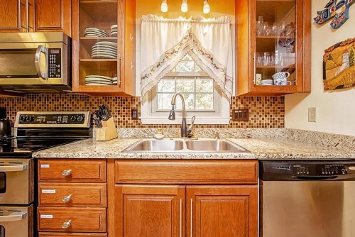 Enjoy the centrally located Mcfadyen Guest House image 16