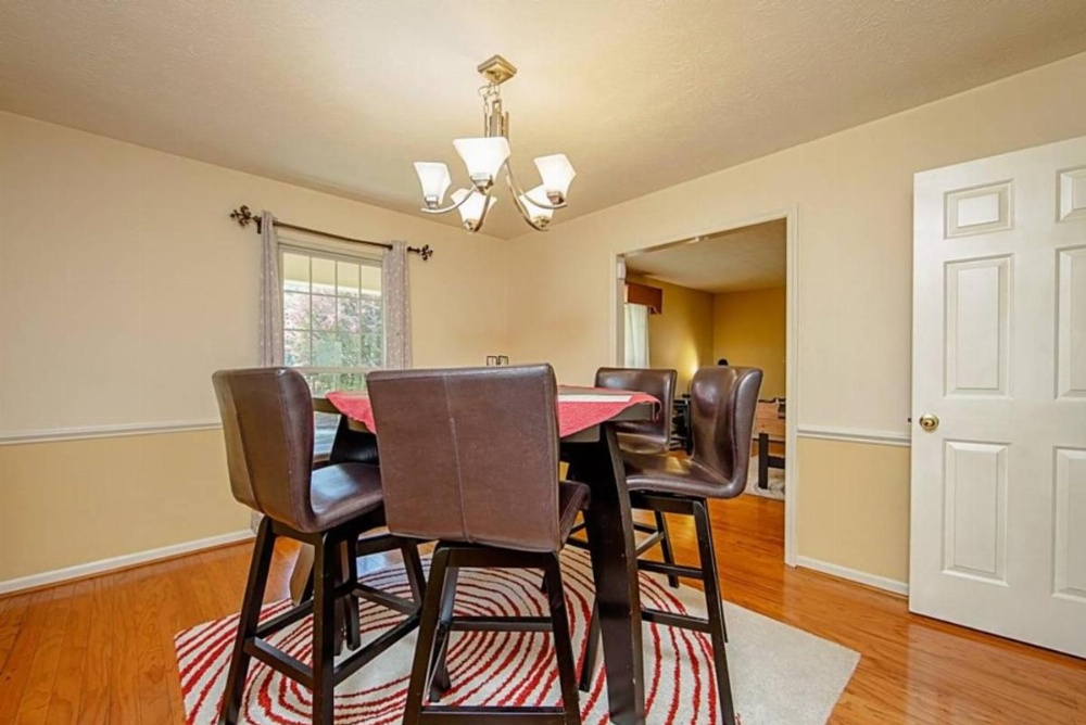 Enjoy the centrally located Mcfadyen Guest House Image 6